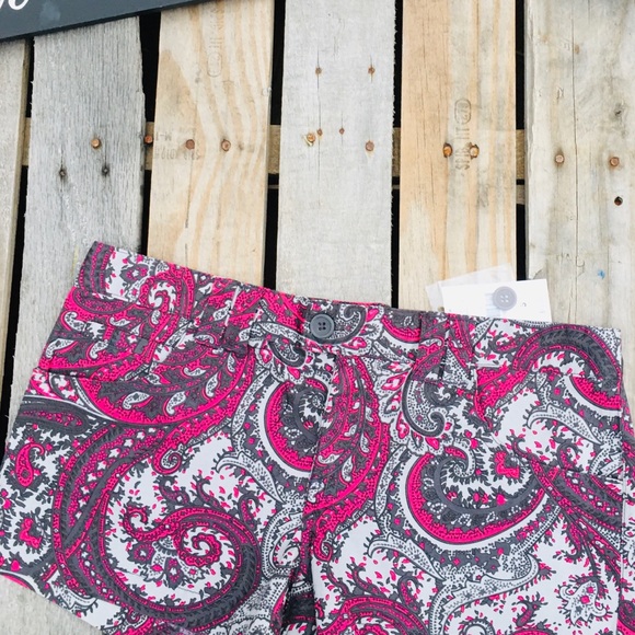 Max Rave Shorts 🩳 - Picture 3 of 5